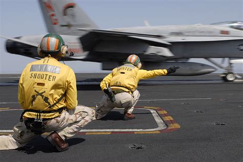 Watch: Aircraft Carrier Flight Deck "Shooter" - What They Do (and More ...