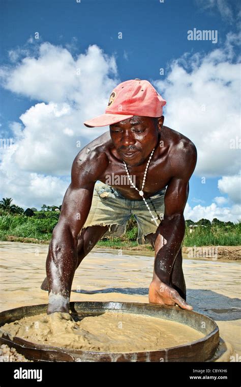 Diamond mining near Kono, Sierra Leone Stock Photo - Alamy