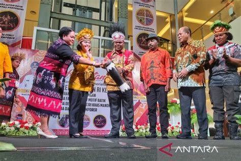 Dekranasda Manokwari Promosikan UMKM Dan Budaya Papua Lewat Pameran