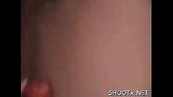 Novio revisando su agujero facial y su coño en video casero caliente XVIDEOS