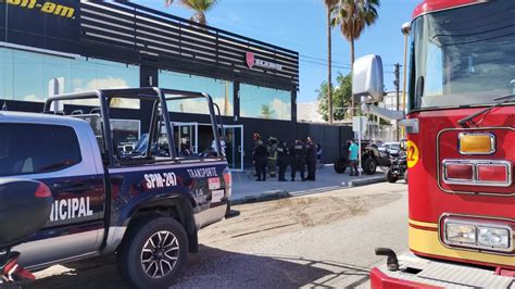 Corto Circuito Provoca Conato De Incendio En Agencia De Veh Culos