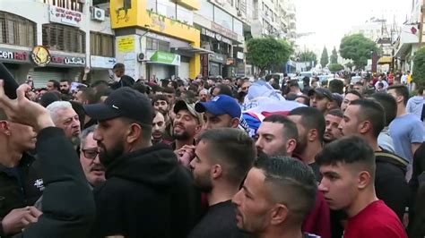 Six Palestiniens Tu S Dans Des Raids Isra Liens Foule Dense Aux