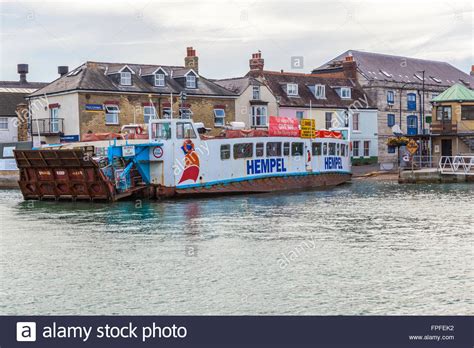 Cowes Floating Bridge Stock Photo - Alamy