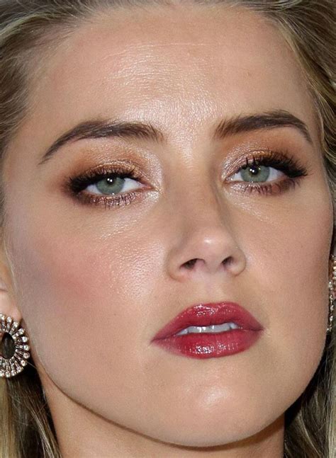 Close-up of Amber Heard at the 2017 Unite4:Humanity Gala. Makeup Looks ...