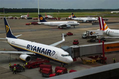 Los Trabajadores De Ryanair Inician Su Tercera Huelga Del Verano