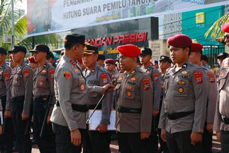 Pemkab Gapura Tradisional Alun Alun Pataraksa Senilai Ratusan Juta