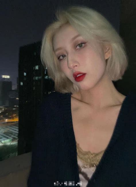 Công bố loạt ảnh bị bạn trai hành hung dã man nàng hot girl khiến CĐM không khỏi chấn động
