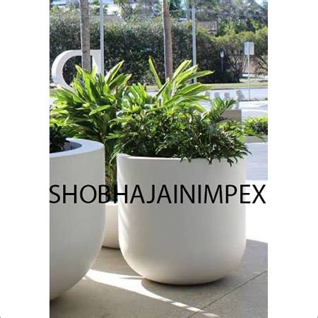 White Planters In Frp And Grc 6 At Best Price In Delhi Shobha Jain