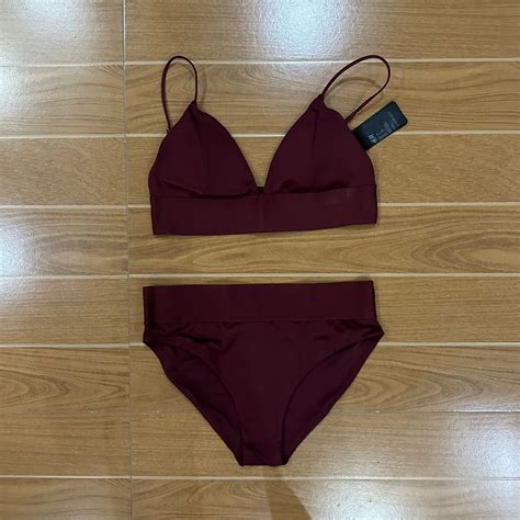 H M Triangle Bikini Set Women S Fashion Swimwear Bikinis Swimsuits On Carousell