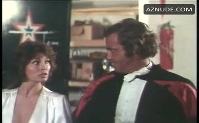 Raquel Welch Sexy Scene In Naked Gun 33 1 3 The Final Insult AZNude