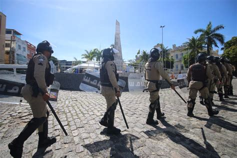 Polícia Militar desmonta acampamentos de bolsonaristas na Bahia veja