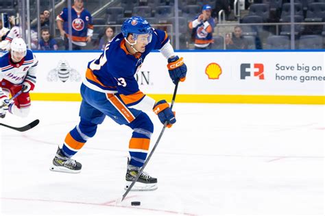 Mathew Barzal scoring, shooting more for Islanders