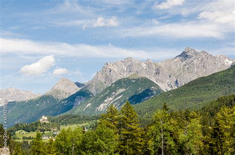 Foto De Scuol Tarasp Unterengadin Bergdorf Schloss Fontana