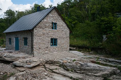 Limestone Buildings: Why Are They So Popular in the Texas Hill Country?