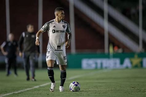 Atl Tico Mg Paulinho Chega A Gols No Brasileir O E Iguala Tiquinho