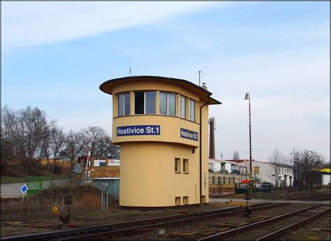 Das Stellwerk Nr 1 Am Bahnhof Hostivice 13 3 2017 Bahnbilder De