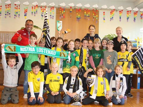 Volksschule Altach ist voll im Derby Fußballfieber Altach VOL AT