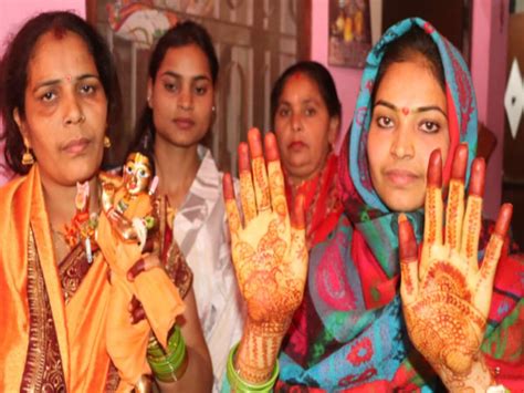 Girl Married The Idol Of Lord Krishna In Mathura Feast Was Given To 300