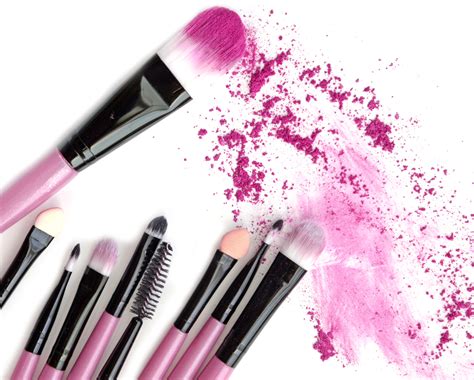 4 Trik Mudah Bersihkan Kuas Makeup Agar Tidak Beruntusan