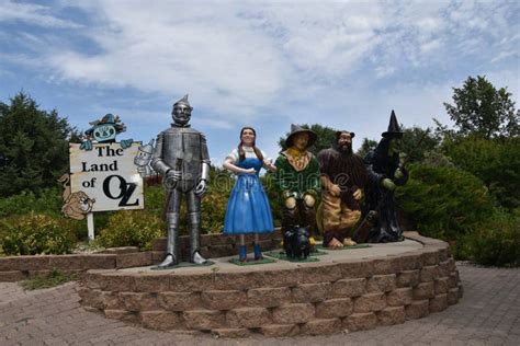 Characters from the Land of Oz Editorial Photo - Image of children ...