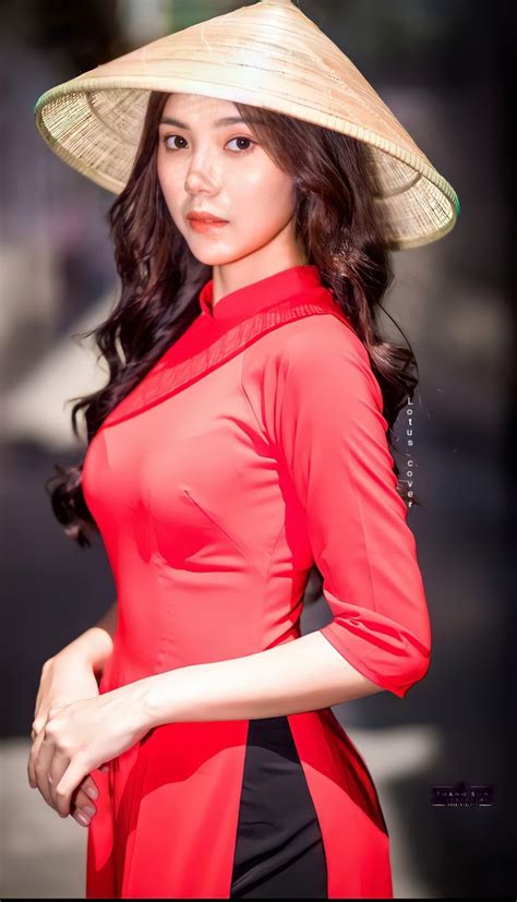 Ghim của Anh Tran trên Hot Ao Dai Áo dài Nhà Dép
