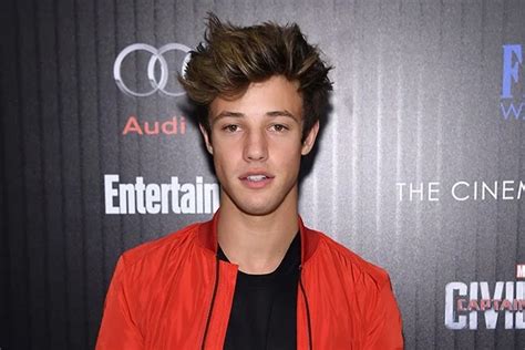 Vine Star Cameron Dallas Lands Netflix Reality Series Thewrap