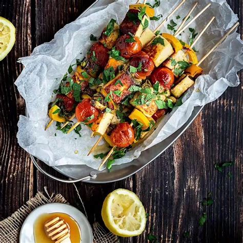 Brochettes dhalloumi au miel et aux légumes dété