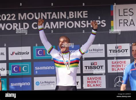 SCHURTER Nino Vainqueur Lors Du Podium UCI Mountain Bike World