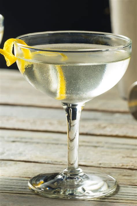 Vesper Martini (James Bond's Recipe) - Insanely Good