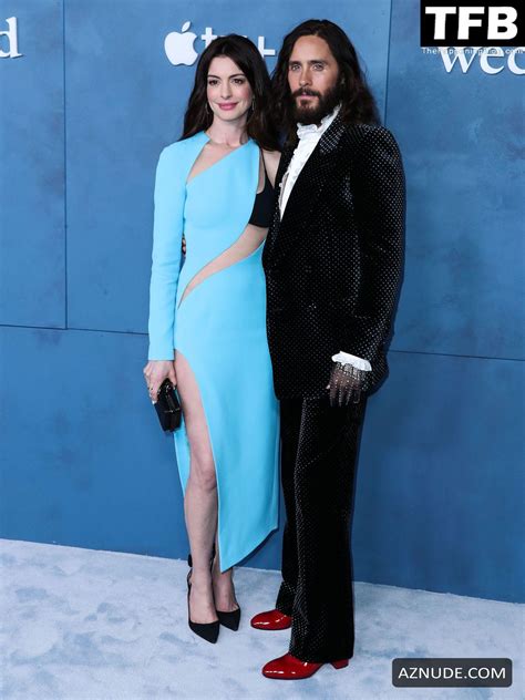 Anne Hathaway Sexy Seen Flaunting Her Hot Figure At The Wecrashed Premier In Los Angeles Aznude