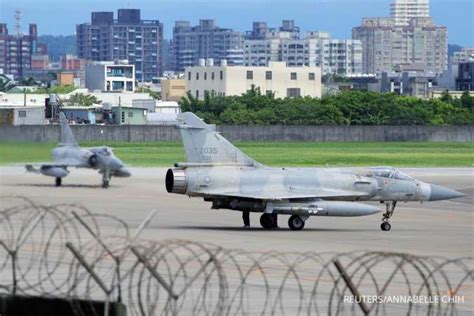 Taiwan Sends Up Fighters As Chinese Warplanes Cross Strait S Median Line