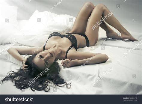 Sexy Slim Brunette Woman Posing Bed Stock Photo 189399152 Shutterstock