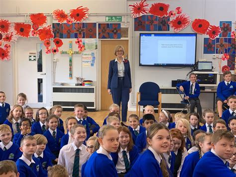 Rt Hon Dame Andrea Leadsom Dbe Visit To Chacombe Primary School