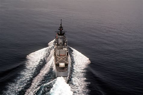 A Stern View Of The Knox Class Frigate Uss Gray Ffg Executing A