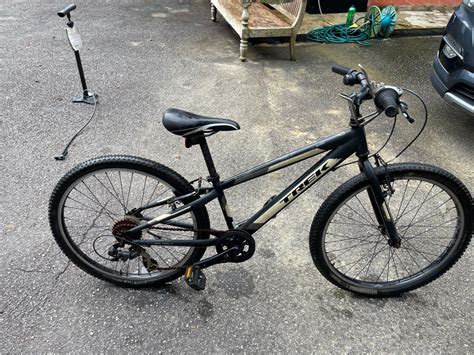 Trek children's bike 24inch, Sports Equipment, Bicycles & Parts ...