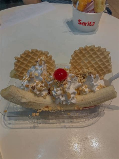 Helado Aesthetic Banana Split Yogurt Sarita Helado Banana Split