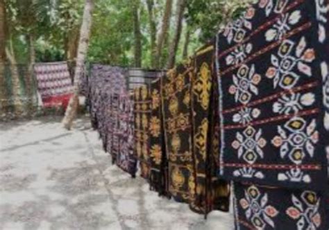 Kain Tenun Dan Pakaian Tradisional Suku Rote