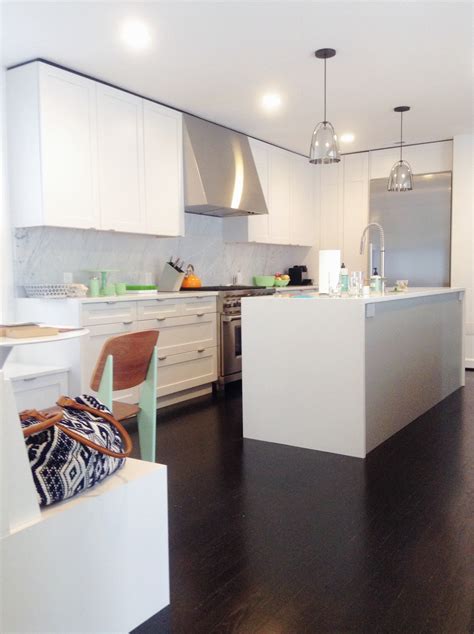 Beautiful White Kitchen & Dining Table With Mixed Chairs | Chuzai Living