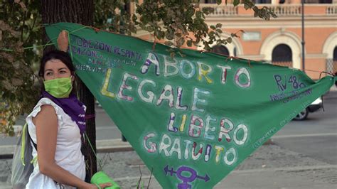 Aborto In Italia Almeno Strutture Sanitarie Con Il Di