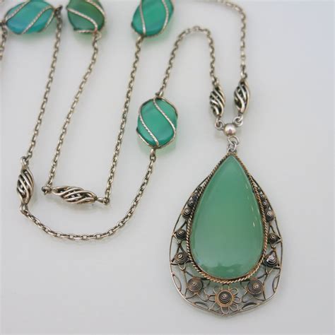 An Antique Arts Crafts Silver And Chrysoprase Necklace Collares