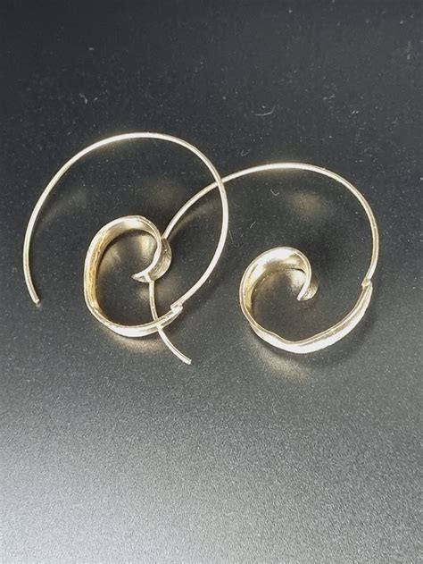 Aretes Espiral Comprar En Edna Joyas Y Accesorios