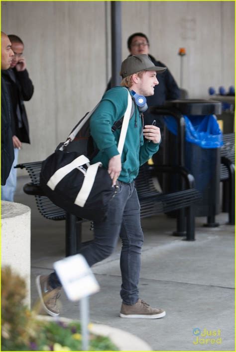 Josh Hutcherson: Fan-Friendly Arrival in Atlanta for 'Mockingjay ...