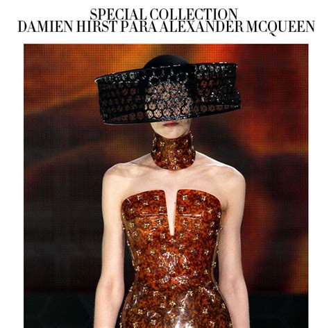 Damien Hirst assina coleção cápsula de scarfs para Alexander McQueen