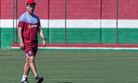 Samuel Xavier Tem Edema Na Coxa E Desfalca O Fluminense Contra O