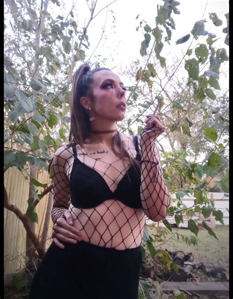 Nudes Smokingfetish Nude Pics Org