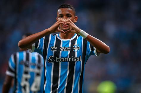 Danley¹⁹⁰³ on Twitter FIM DE JOGO TREINO O Grêmio derrotou o