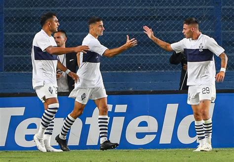 Gimnasia Le Ganó A San Lorenzo Sobre El Final Y Dejó Una Buena Imagen En Uruguay