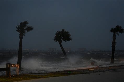 Nicole Perde Força E Vira Tempestade Tropical Após Tocar O Solo Na