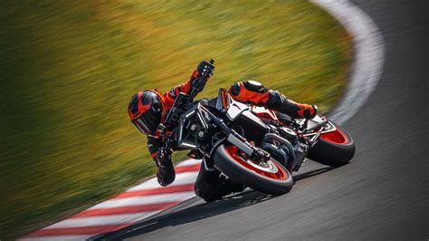Belum Ada Harga Inilah Spesifikasi Motor Naked Performa Tinggi KTM
