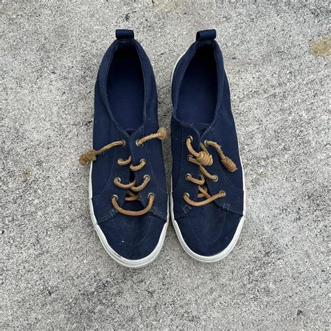 Sperry sneakers size 8.5 - Depop